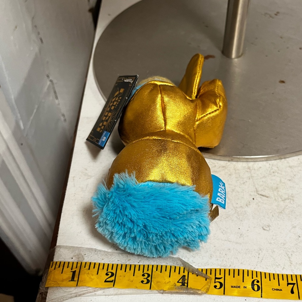 BARKBOX The Barkie Award Dog Toy Trophy - Picture 3 of 7